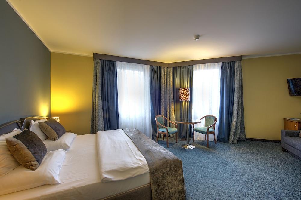 Plaza Prague Hotel - Czech Leading Hotels Ngoại thất bức ảnh